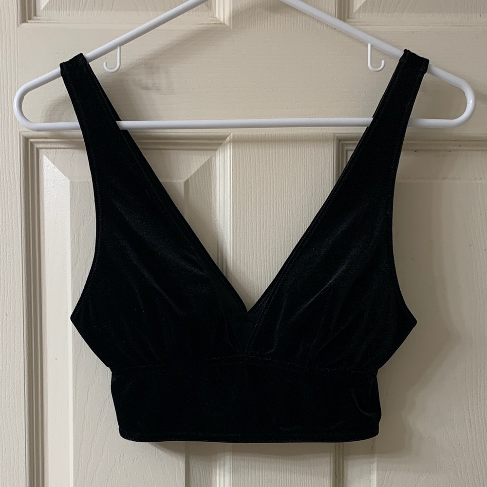🌷3 for $25🌷La SENZA, US S, Black Velvet V Front & Back Bralette Top